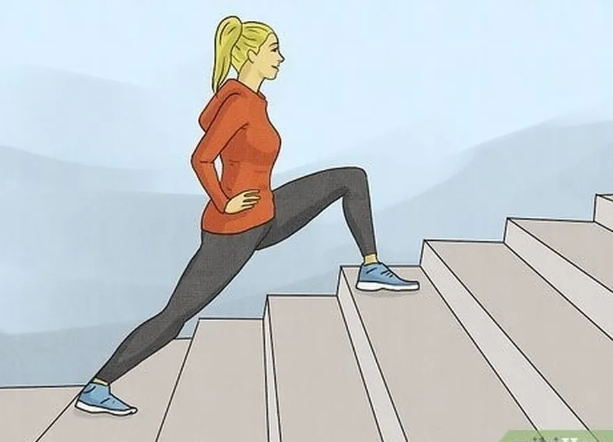 stair lunges - bu sizning oyoqlaringiz va gluteslaringiz uchun ajoyib kuch mashqlari.